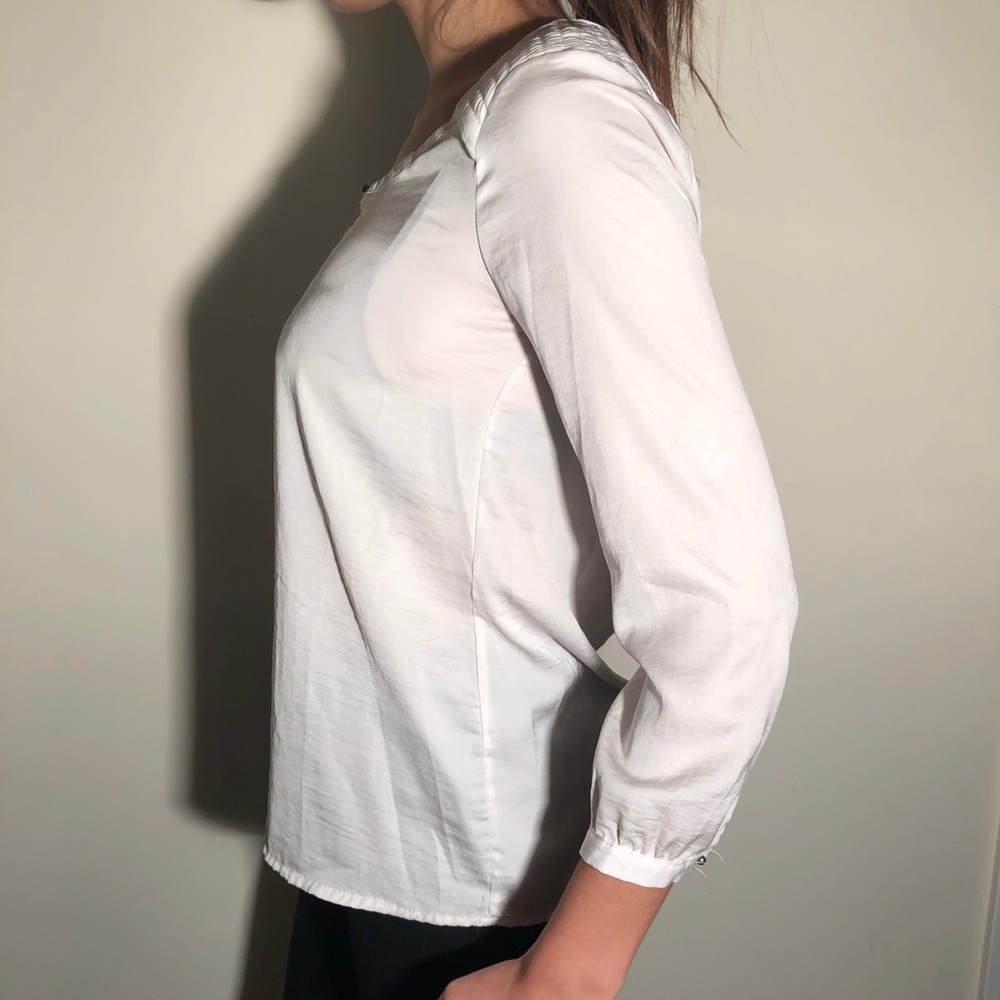 Off-white blouse - Picture 2 of 5
